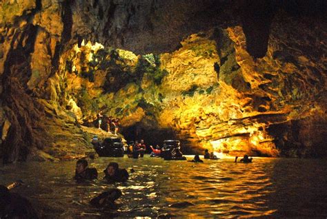 Merasakan Asyiknya Sensasi Cave Tubing di Goa Pindul Jogja