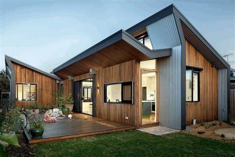 Remarkable Passive Solar Home Balances Indoor and Outdoor Spaces