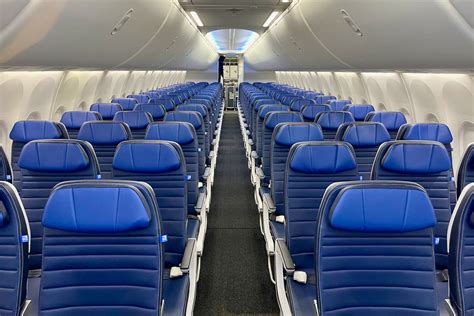 Where to sit: United’s Boeing 737 MAX 8 with the new signature interior