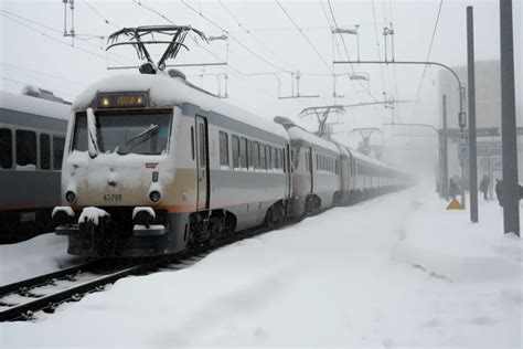 Heavy Snowfall Paralyzes Prague and Surrounding Areas - czechjournal.cz