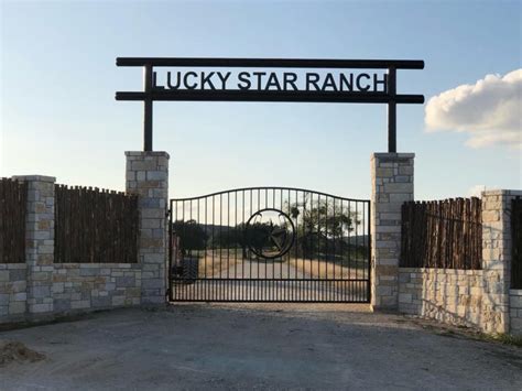 The Best Custom Ranch Entrance Gates in Texas