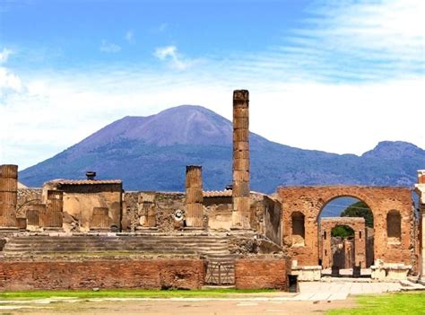 Mt Vesuvius Pompeii Day Trip from Naples - City Wonders | Amalfi coast ...