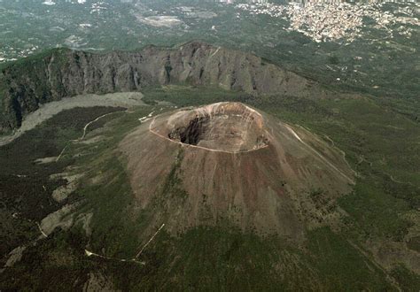 Vesuvius | Facts, Location, & Eruptions | Britannica