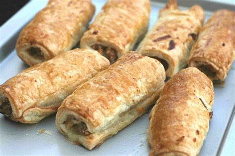 Easy homemade sausage rolls - Cooking with my kids