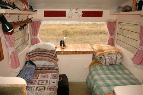 very neat and cosy caravan interior | Caravan interior, Decorating ...