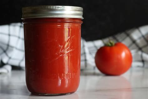 Canning Tomato Sauce (Plain or Seasoned)