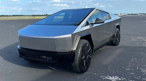 Tesla Cybertruck’s Maximum Ride Height Revealed In Latest Spy Images