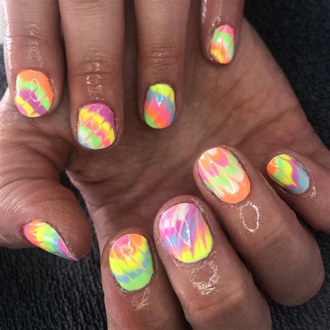 Tie-Dye Nail Art Is the Coolest Manicure Trend of the Summer | Tie dye ...