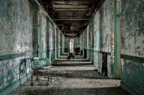 Eerie Photos of America's Abandoned Asylums