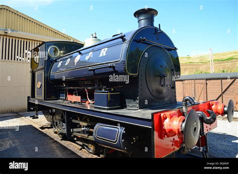 Peckett Saddle tank engine at Somerset and Dorset Railway Museum ...