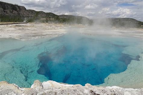 Overnight Yellowstone Tour From Big Sky - Yellowstone Tours