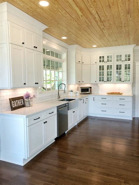 Clean, Fresh Farmhouse Kitchen with white Shaker Cabinets | Farmhouse ...