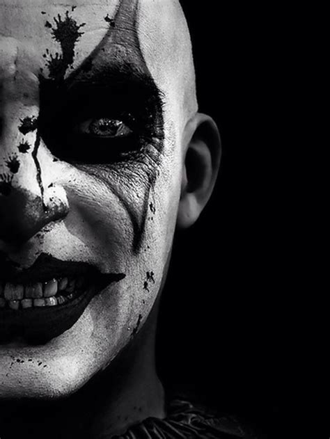 Pin by Sara Crouson on Jesters and Clowns | Face painting halloween ...