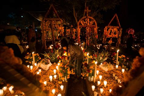 Day of the Dead (Día de los Muertos) ‑ Origins, Celebrations, Parade ...