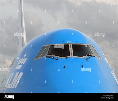 Boeing 747 jumbo KLM airplane cockpit Stock Photo - Alamy