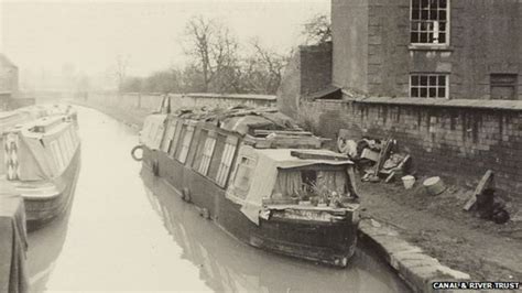 In pictures: Changing face of Britain's canals - BBC News