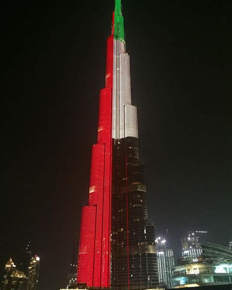 The Burj Khalifa in the colors of the Dubai flag 🇦🇪 🏙 | Travel, Travel ...