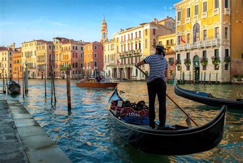 Venice: Grand Canal Private 30-Minute Gondola Ride | GetYourGuide