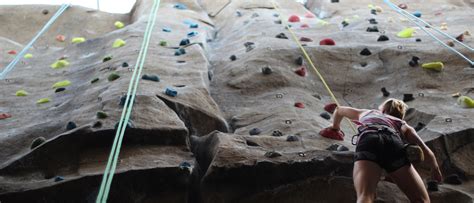 Climbing Wall | Recreational Services - The University of Iowa