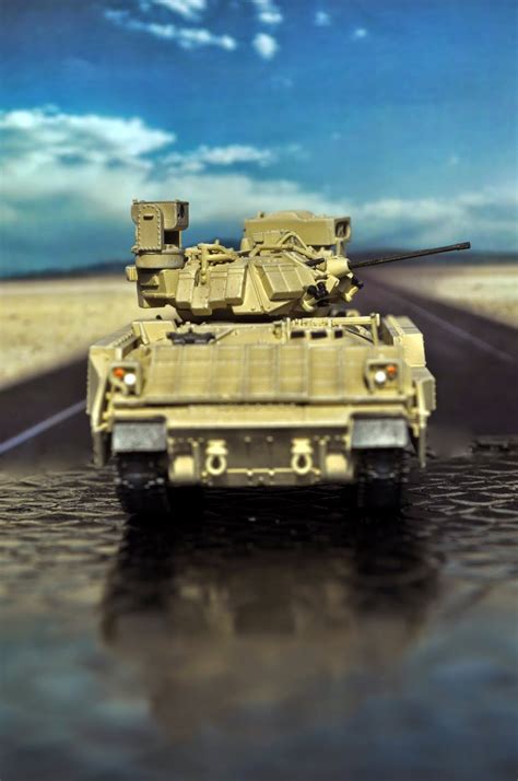 Toy Construct: The M2A3 Bradley