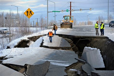 A Signal in Giant Earthquakes That Could Save Lives - The New York Times