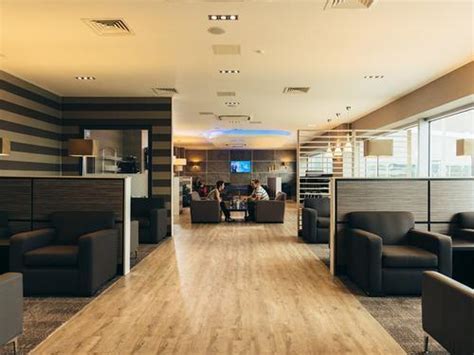 Edinburgh Airport Lounges | Save with SkyParkSecure