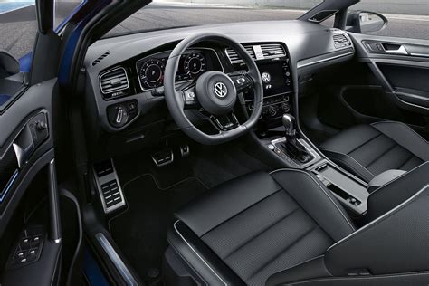 2019 Volkswagen Golf R | Larry Roesch Volkswagen | Bensenville, IL