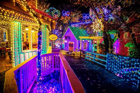 Unique and Extravagant Holiday Light Displays in the United States