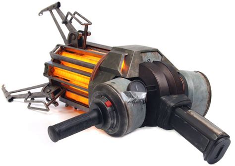 Half-Life 2 Gravity Gun Replica - GeekAlerts