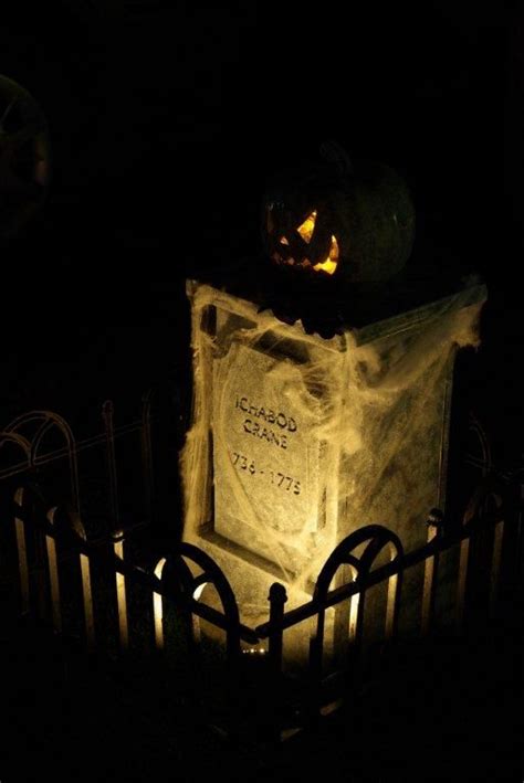 743 best images about HALLOWEEN GRAVEYARD SCENE on Pinterest