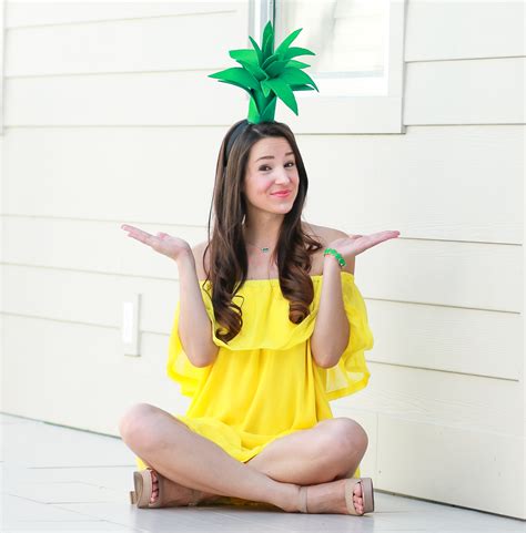 DIY Pineapple Costume That Costs Less Than $3 to Make