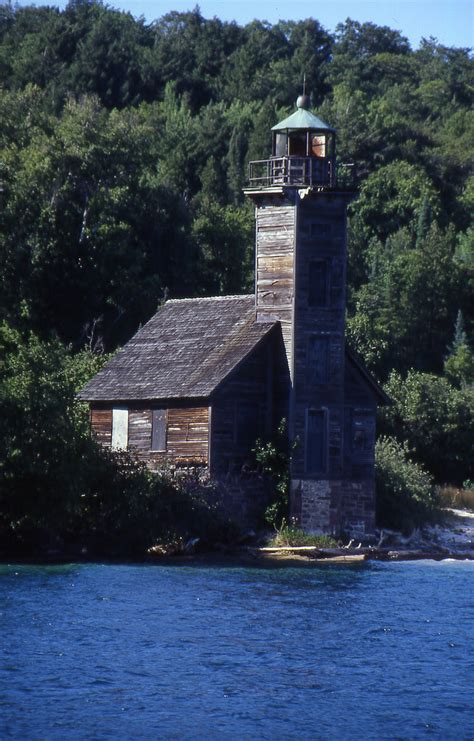 Pictured Rocks Lighthouse - Original | Lighthouse located ne… | Flickr