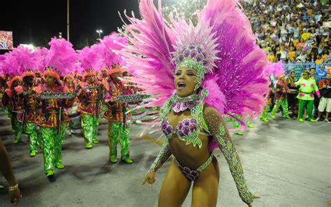 FOTOS: desfile da Mangueira | Samba costume, Brazilian samba, Samba