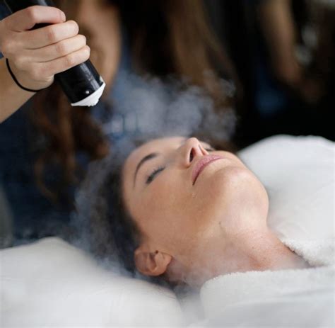 Cryotherapy Facial Treatment (With images) | Cryo facial, Cryotherapy ...