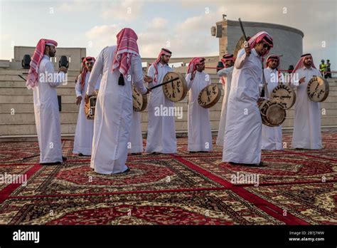 Qatar traditional folklore dance (Ardah dance) in Katara cultural ...