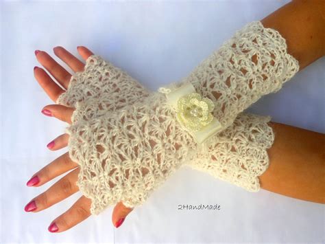 Free Fingerless Glove Crochet Pattern | 7thongs