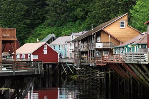 15 Beautiful Small Towns in Alaska for a Getaway