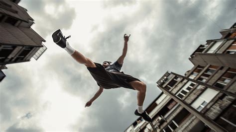 Dubai Parkour Stunts Designed to Throw Life Into Your Body | Al Bawaba