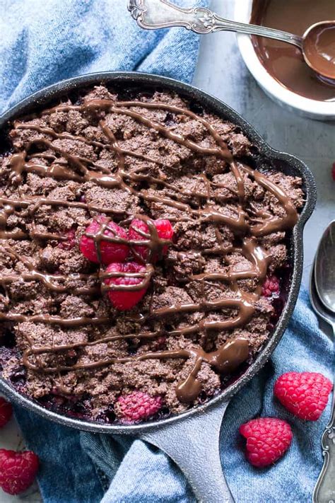 Raspberry Chocolate Crumble {Paleo & Vegan} | Paleo Running Momma