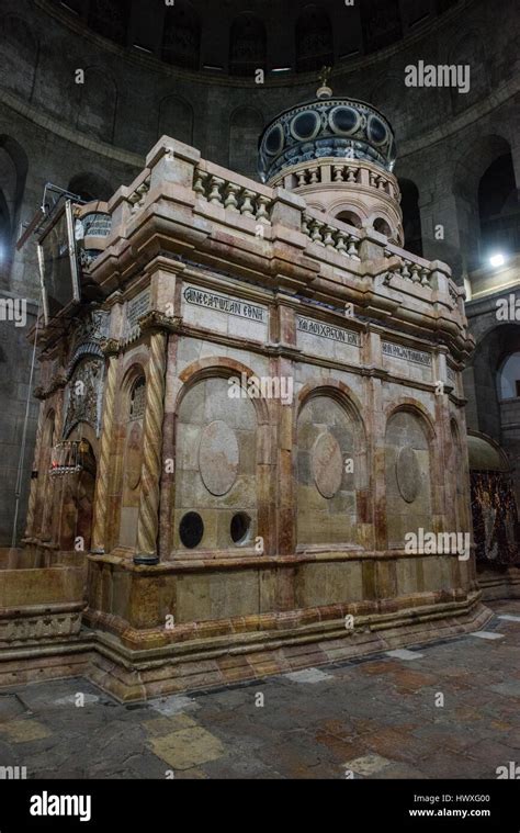 The Tomb of Jesus (Aedicule) in the church of the Holy Sepulchre Stock ...