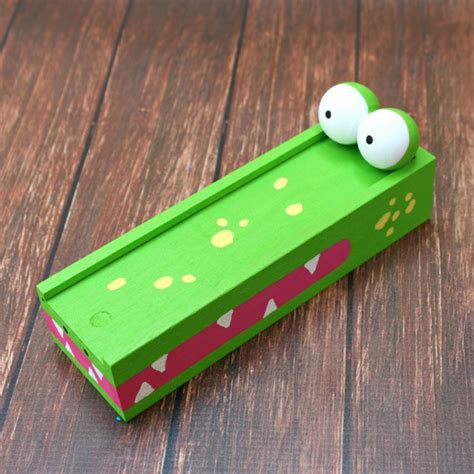 Alligator Pencil Box | Fun Family Crafts