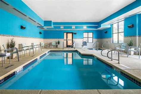 SpringHill Suites Las Vegas Henderson Pool: Season-Hours-Amenities ...