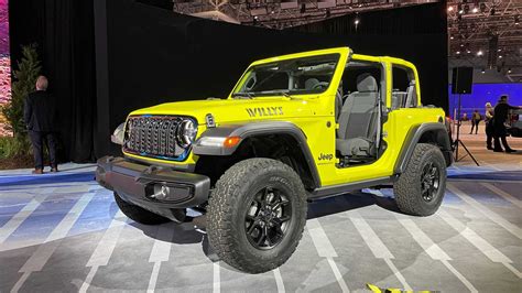 2024 Jeep Wrangler Debuts Smaller Grille, Bigger Touchscreen | Page 2 ...