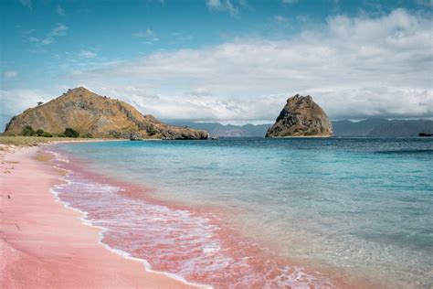 Pink Beach in Labuan Bajo - The Best Pink Beach in Indonesia | Labuan ...