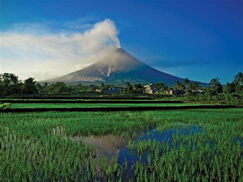 Mayon Volcano | Eruption, Height, History, Map, & Facts | Britannica