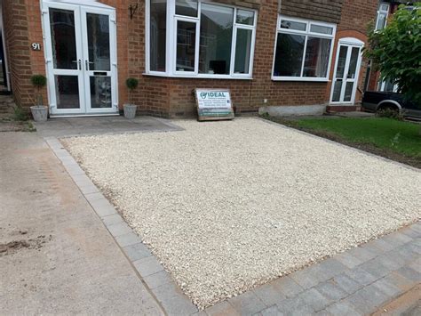 Gravel driveway with block border - Patios & Driveways Solihull ...