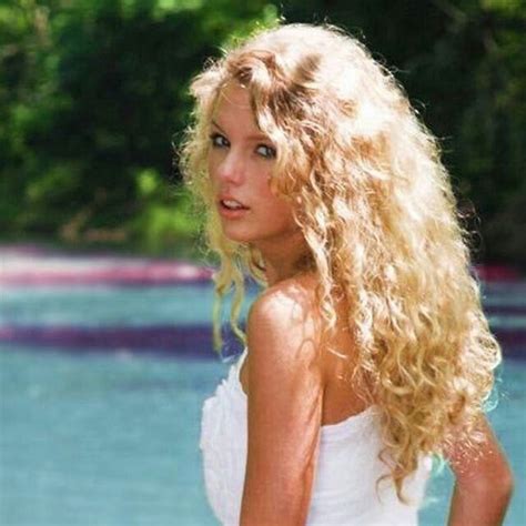 Taylor Swift - Debut Era Photoshoot | Taylor swift first album, Taylor ...