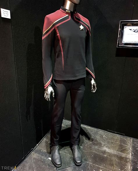 New Admiral Picard Uniform from STAR TREK: PICARD Production Unveiled ...