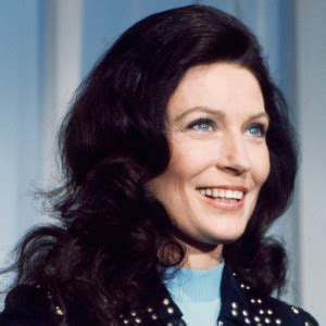 Loretta Lynn biography,personal life ,career | odssf.com