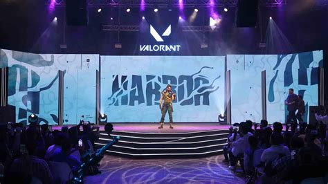 Dank Valorant Harbor cosplay pulls us in deep as an anchor | ONE Esports